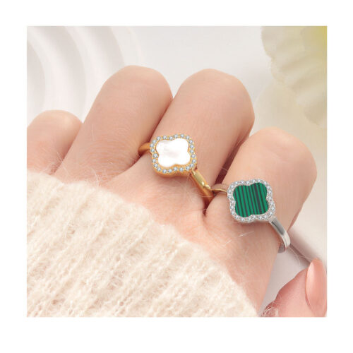 Nhẫn Nữ May Mắn Mã Não 4 Lá Bạc S925 NHN006 Vàng 18K Màu Đen PNJ813