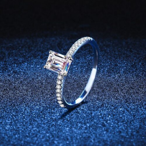 Nhẫn Nữ Đính Moissanite Cắt Ngọc Lục Bảo Cao Cấp Bạc S925 NHN054