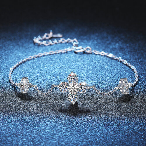 Vòng Tay Cao Cấp Cỏ Bốn Lá Đính Kim Cương Moissanite 1.2 Carat Bạc S925 VDN023