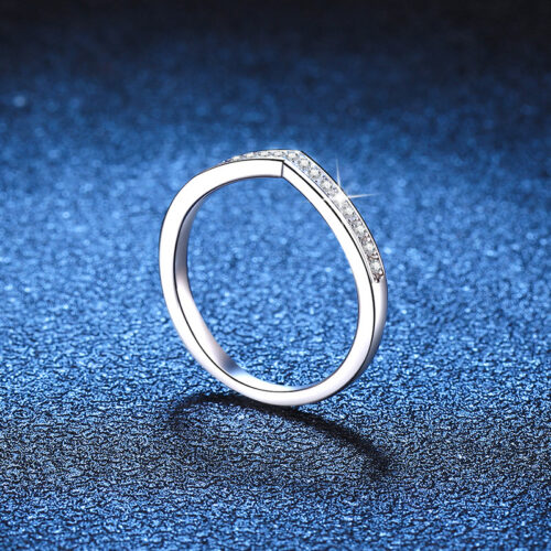Nhẫn Chữ V Kiểu Hàn Quốc Đính Kim Cương Moissanite Bạc S925 NHN038