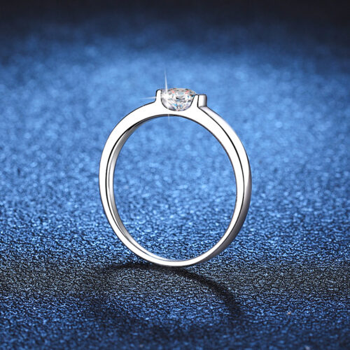 Nhẫn Nữ Thanh Lịch Đính Kim Cương Moissanite Bạc S925 NHN039