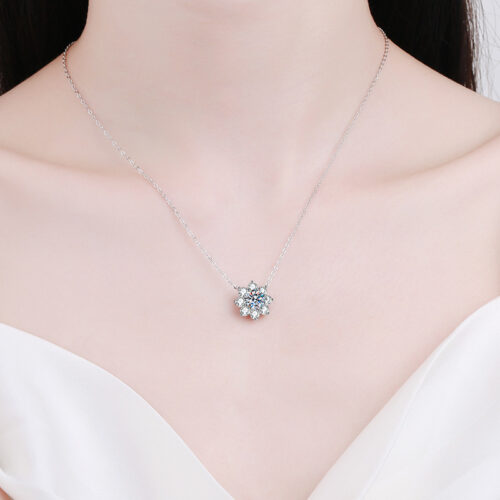 Dây Chuyền Bông Tuyết Đính Kim Cương Moissanite 1 Carat Bạc S925 DCN042