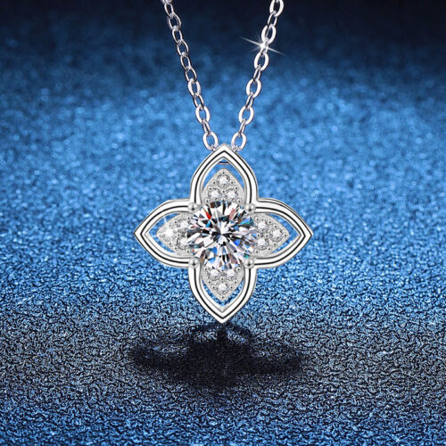 Vòng Cổ Cỏ 4 Lá Đính Kim Cương Moissanite 1 Carat Bạc S925 DCN071
