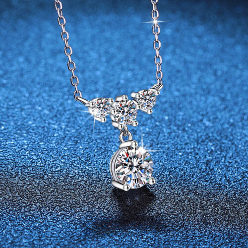 Vòng Cổ Nữ Nhẹ Nhàng Sang Trọng Đính Kim Cương Moissanite Bạc S925 DCN072