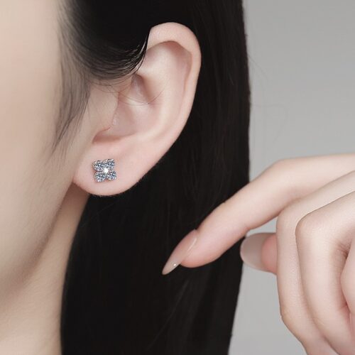 Hoa Tai Cỏ Bốn Lá Đính Kim Cương Moissanite Bạc S925 BTN050