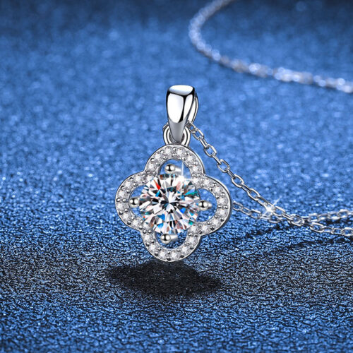 Vòng Cổ Cỏ 4 Lá Kim Cương Moissanite 1 Carat Lấp Lánh Bạc S925 DCN044