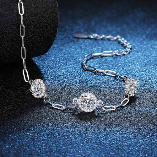 Vòng Tay Đính 3 Viên Kim Cương Moissanite 1.5 Carat Bạc S925 VDN027