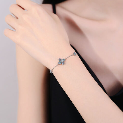 Vòng Tay Cao Cấp Cỏ Bốn Lá Đính Kim Cương Moissanite 1.2 Carat Bạc S925 VDN023