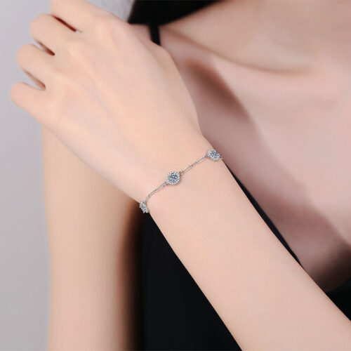 Vòng Tay Đính 3 Viên Kim Cương Moissanite 1.5 Carat Bạc S925 VDN027