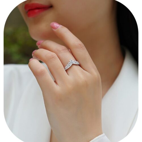 Nhẫn Nữ Đính 26 Viên Kim Cương Moissanite Bạc S925 NHN079