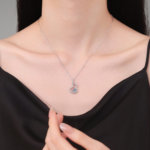 Dây Chuyền Cá Tính Hình Quả Bầu Kim Cương Moissanite Bạc S925 DCN073 Màu Trắng