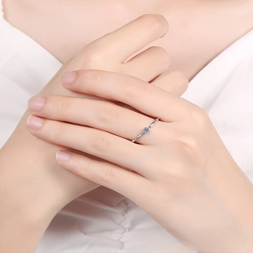 Nhẫn Nữ Tinh Tế Đính Kim Cương Moissanite Bạc S925 NHN066
