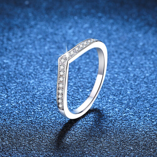 Nhẫn Chữ V Kiểu Hàn Quốc Đính Kim Cương Moissanite Bạc S925 NHN038