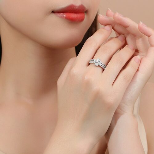Nhẫn Nữ Bạc Ba Lớp Hình Cỏ Bốn Lá S925 – May Mắn & Độc Đáo NNS023