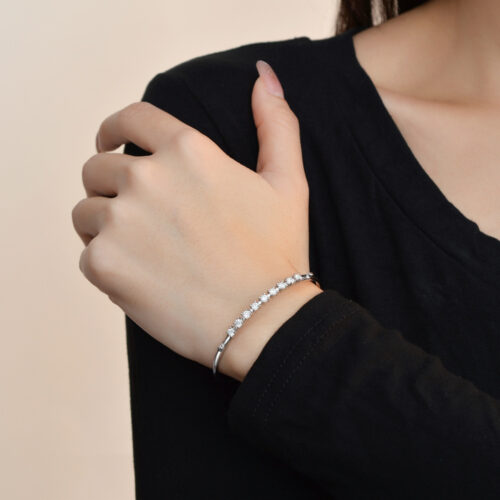 Lắc Tay Bạc Nữ Đính 9 Viên Kim Cương Moissanite 3 Ly | Sang Trọng S925 VDN054 BTSH-001