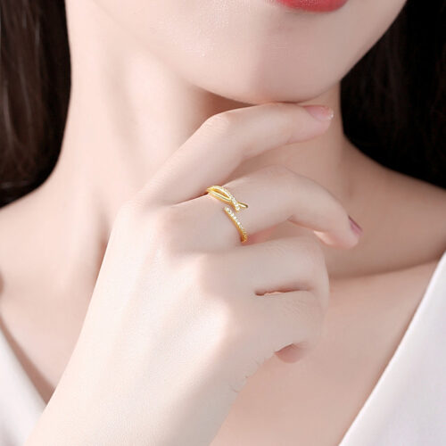 Nhẫn Bạc Nữ S925 Đính Đá Thiết Kế Đan Chéo Cá Tính Trẻ Trung HTT017T Trắng