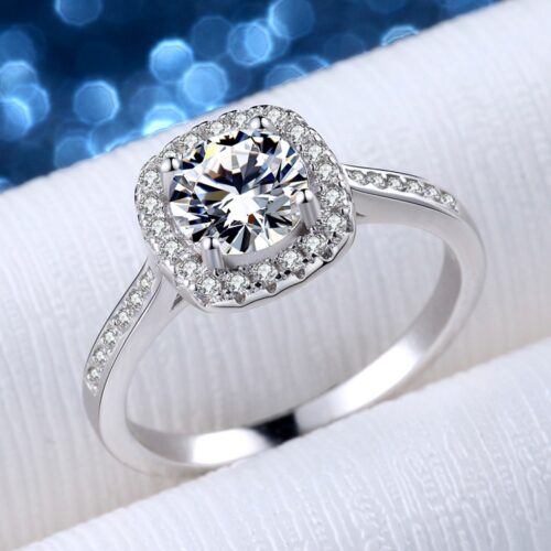 Nhẫn Kim Cương Moissanite 3 Carat Bạc S925 Mẫu Halo Vuông Sang Trọng HTT257