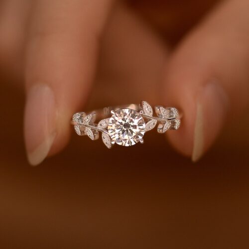 Nhẫn Kim Cương Moissanite 1 Carat Nữ Bạc S925 Thiết Kế Cành Lá Sang Trọng HTT262