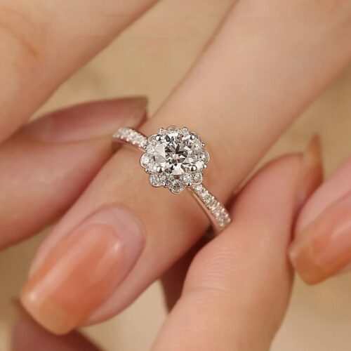 Nhẫn Kim Cương Moissanite 1 Carat Mặt Hoa Lấp Lánh Bạc S925 Cao Cấp HTT271