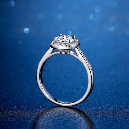 Nhẫn Kim Cương Moissanite 3 Carat Bạc S925 Mẫu Halo Vuông Sang Trọng HTT257
