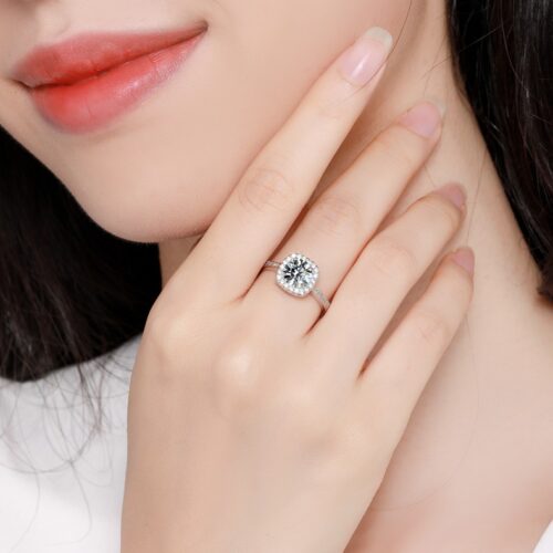 Nhẫn Kim Cương Moissanite 3 Carat Bạc S925 Mẫu Halo Vuông Sang Trọng HTT257