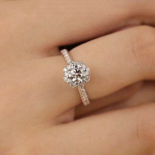 Nhẫn Kim Cương Moissanite 1 Carat Mặt Hoa Lấp Lánh Bạc S925 Cao Cấp HTT271