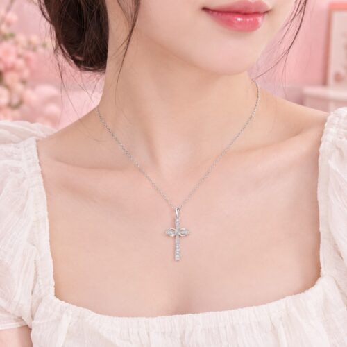 Dây Chuyền Mặt Thánh Giá Bạc S925 Đính Đá HTT476